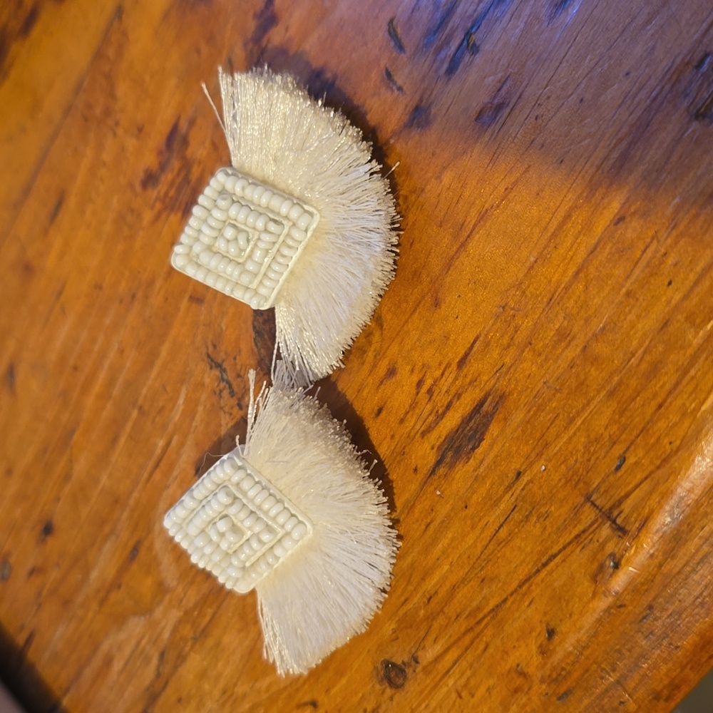 NWOT beaded fringe Sugarfix earrings
